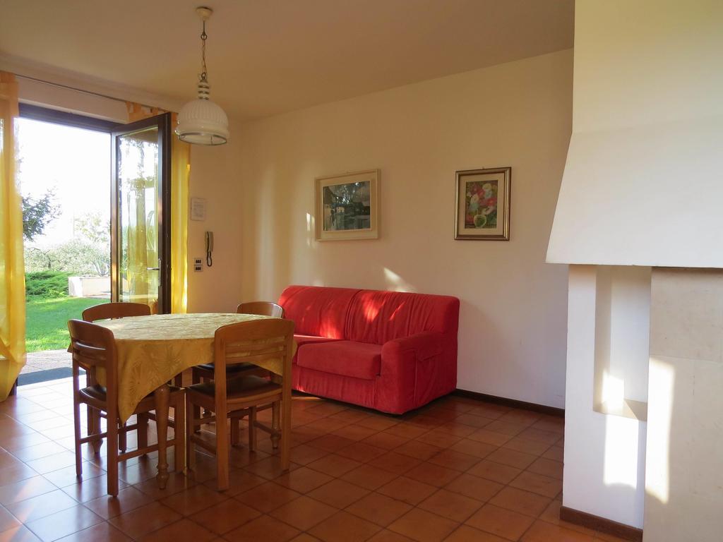 Residence Liana Albisano Torri Del Benaco Exterior photo